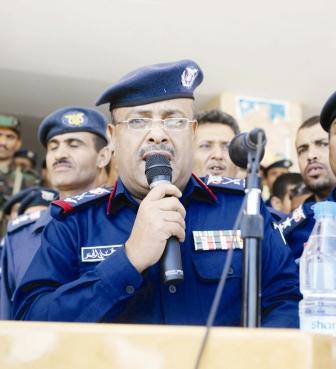 قائد القوات الجوية يلقي كلمته أمس